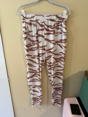 entro Cream and Brown Tiger Print Lounge Pants
